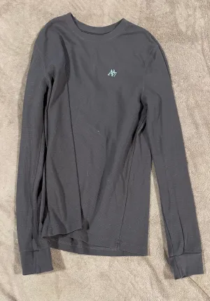 Aero grey thermal shirt  - size Juniors Clothing:     S (4-7)